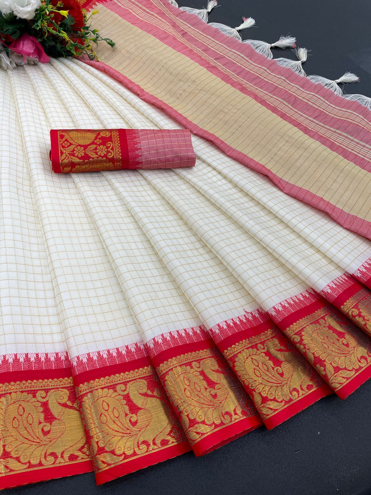 Exclusive Checks Pattern Silk Saree