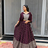 Presenting New  Đěsigner Siqwans Lehenga