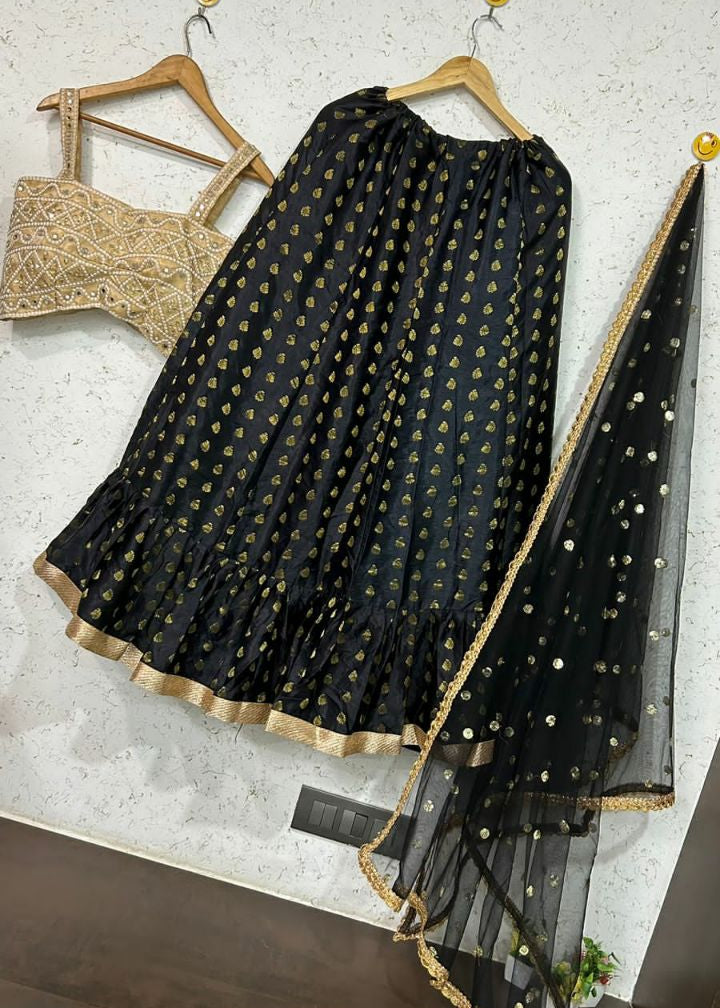 Partywear Banarasi Jacquard lahenga